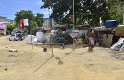 Obstrução de passeio público e construções irregulares são maioria das denúncias recebidas em Maceió