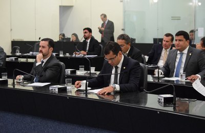 Deputados pedem regime de urgência no projeto do governo para os servidores do Detran