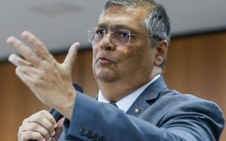 STF barra repasse de emendas de Eduardo Bolsonaro e Ramagem por ausência do país