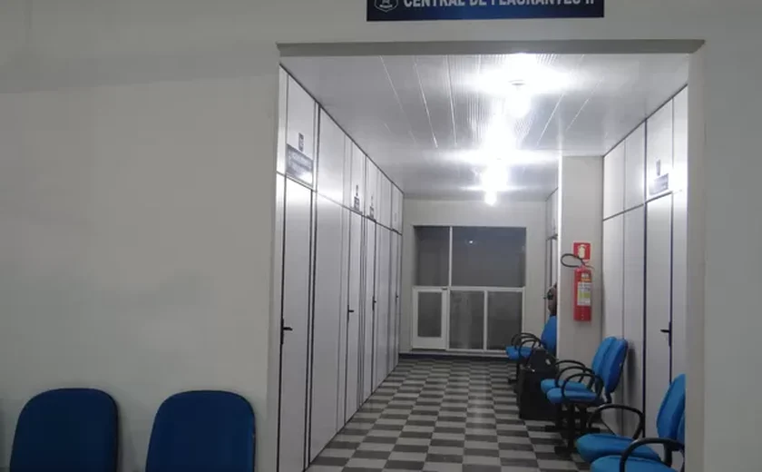 Suspeito de tráfico é preso com três quilos de drogas no Vergel do Lago