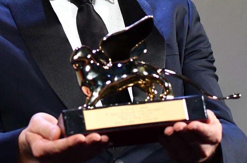 Diretor do Festival de Veneza culpa Bolsonaro e Milei pela ausência de filmes latinos na disputa pelo Leão de Ouro