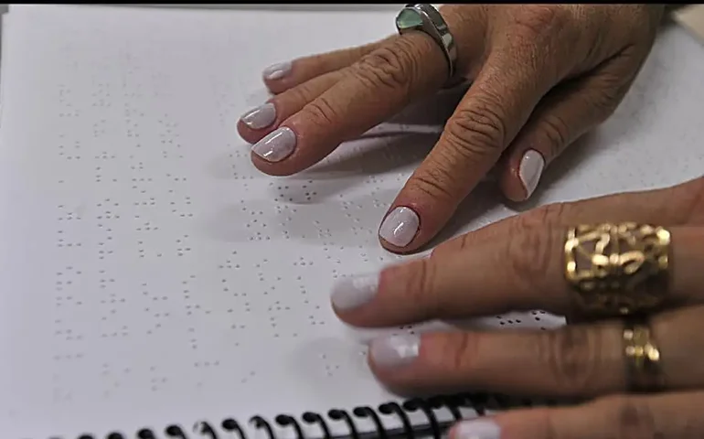 Senado aprova impressão de material em braile para eleições majoritárias