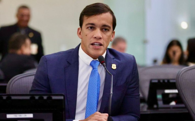 Projeto prevê isenção de taxa na emissão de segunda via de RG para idosos e pessoas carentes vítimas de crimes