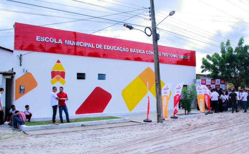 Prefeitura de Penedo moderniza e reforma escola do povoado Murici