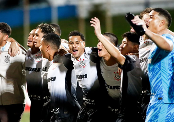 Corinthians avança para a semifinal da Copinha e encara o Grêmio, algoz do Palmeiras