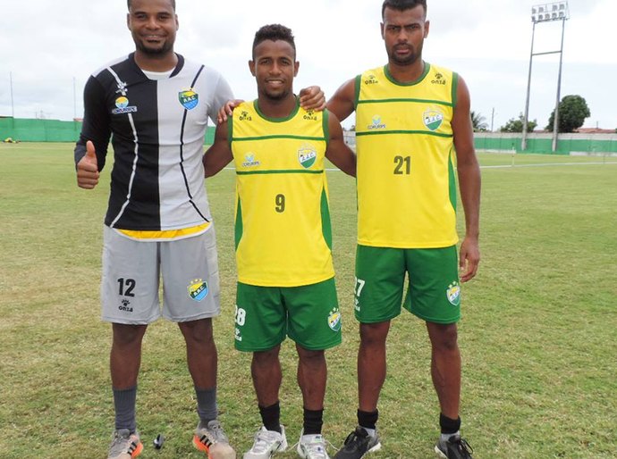 Diretoria do Coruripe apresentou mais três jogadores esta semana