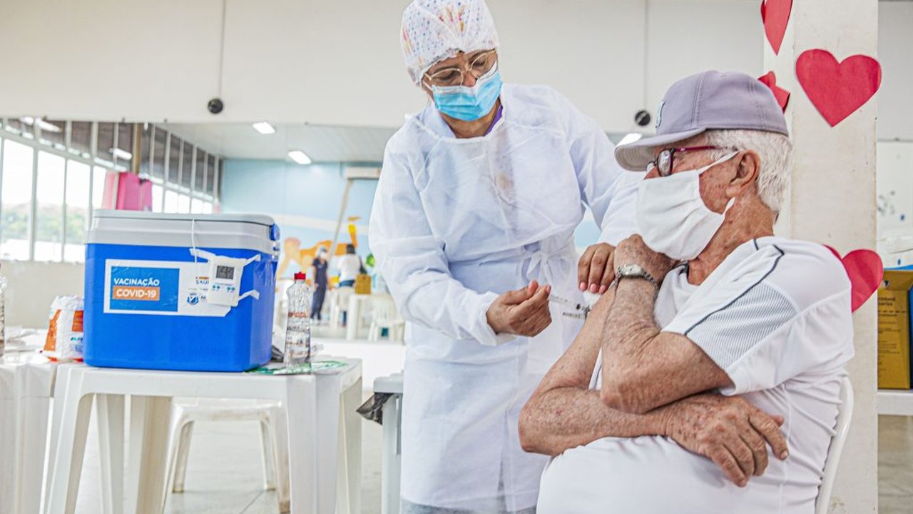 Arapiraca: Idosos com 75 anos ou mais começam a ser vacinados a partir de segunda-feira (15)