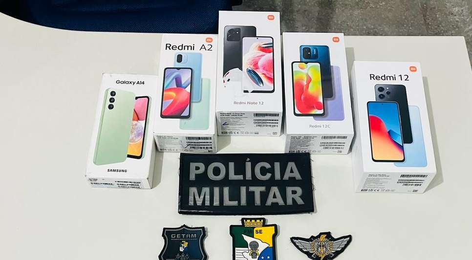 Homens assaltam loja e abandonam bolsa com celulares roubados na Grande Aracaju