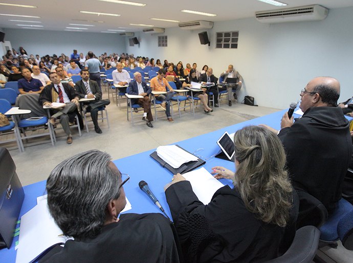 Estudantes de Direito assistem à sessão itinerante da 1ª Câmara Cível do TJ