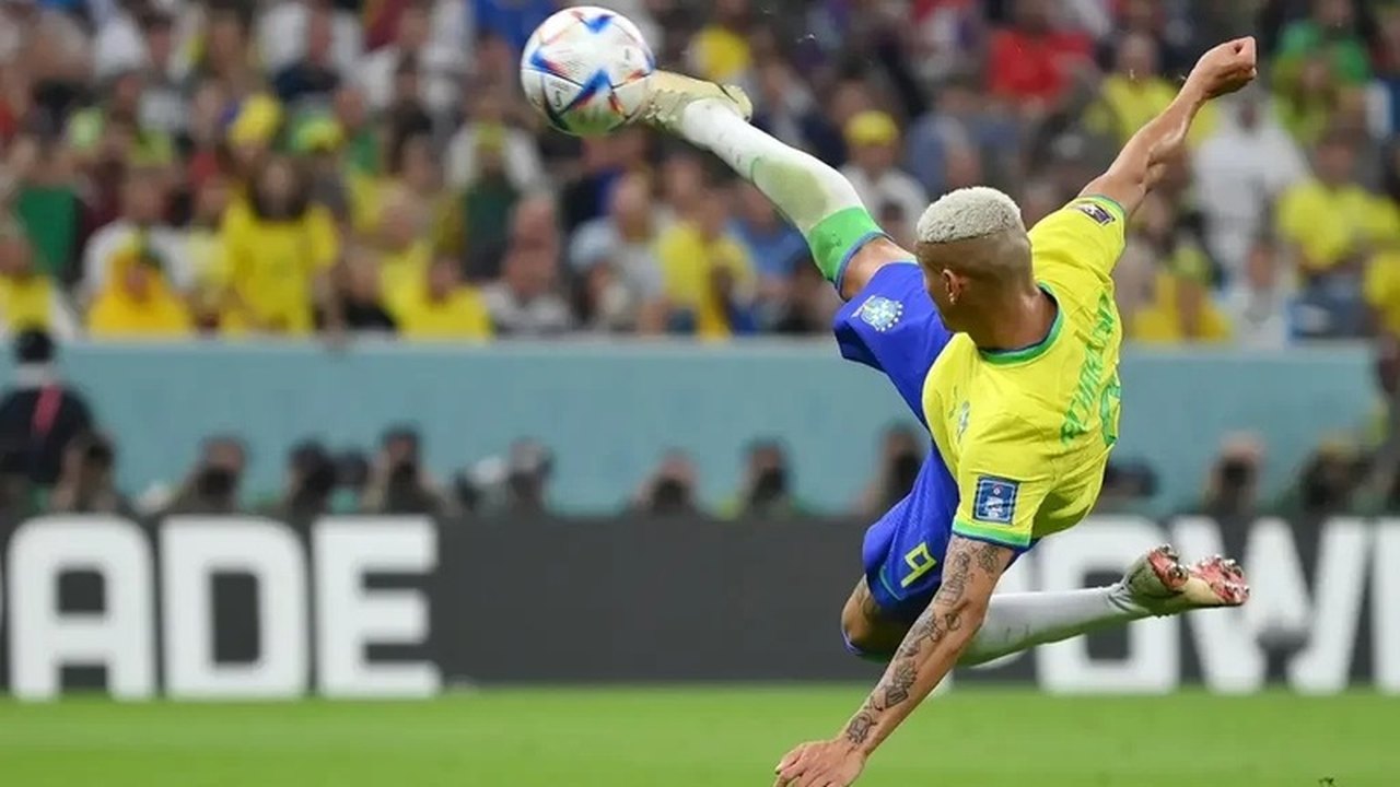 Richarlison marca dois e Brasil vence Sérvia em estreia na Copa do Mundo