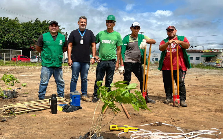 Arapiraca comemora Dia da Árvore com plantio de mudas no Ecoponto do Cavaco