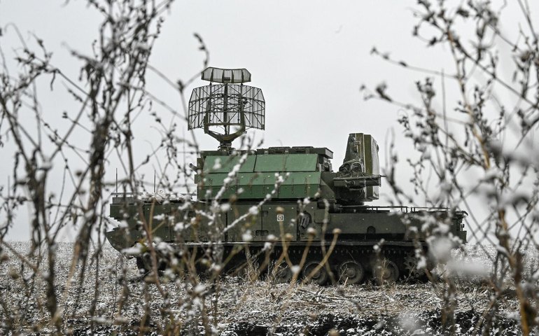 Sistemas de defesa russos abatem 260 drones ucranianos em um dia, diz Ministério da Defesa