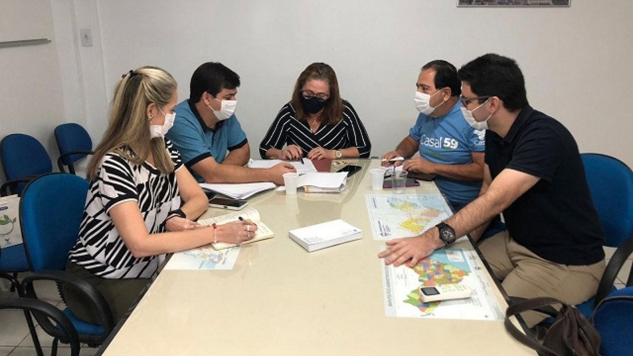 Casal e Águas do Sertão fazem reunião para discutir gestão compartilhada