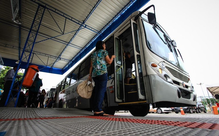 Domingo é Meia entra em vigor em 25 de junho, diz Rui Palmeira
