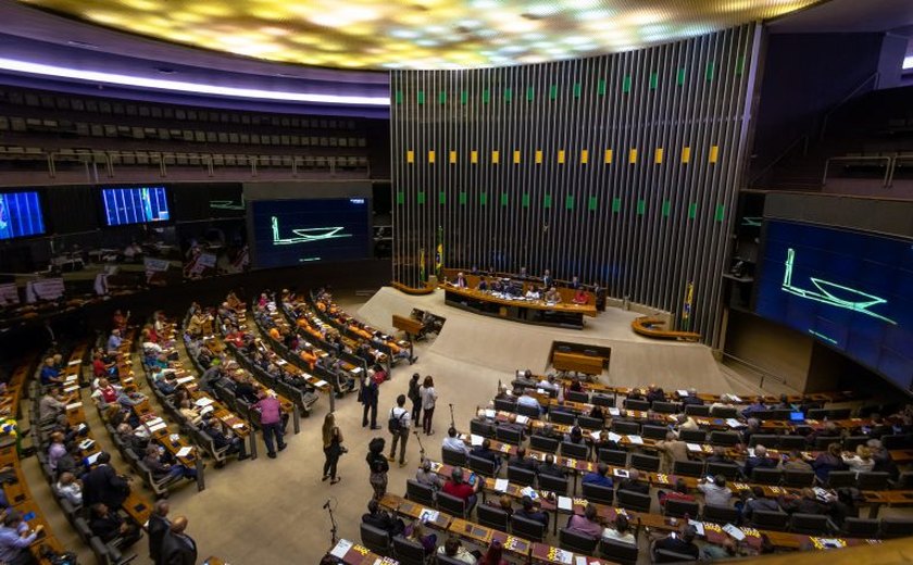 Câmara cogita aumentar número de deputados para atender decisão do STF