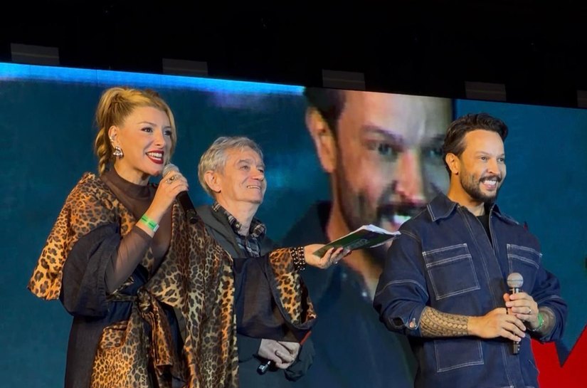 Guto Melo e Vanessa Bellini levam alegria e animação ao público como Mestres de Cerimônia do Palco Anhangabaú da Virada Cultural