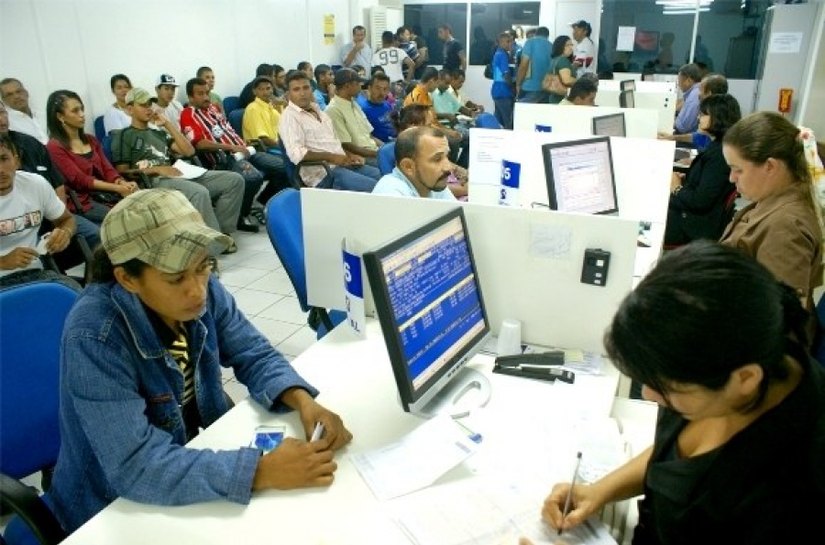 Sine oferta 212 vagas de emprego para capital e interior do Estado