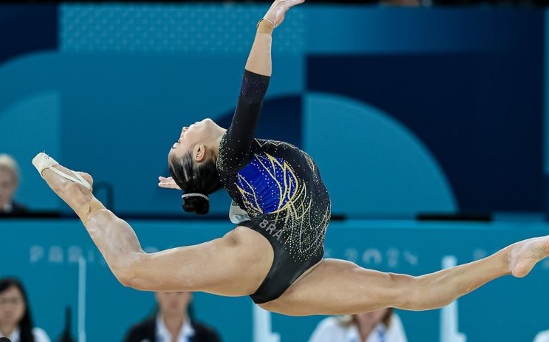 Júlia Soares disputa final da trave em Paris-2024 e inicia série com movimento com seu nome