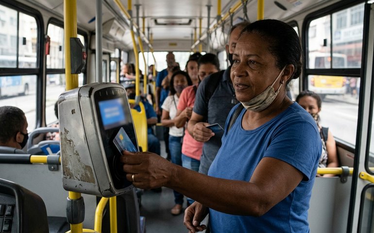 Passagens de ônibus municipais do Rio não poderão mais ser pagas em dinheiro