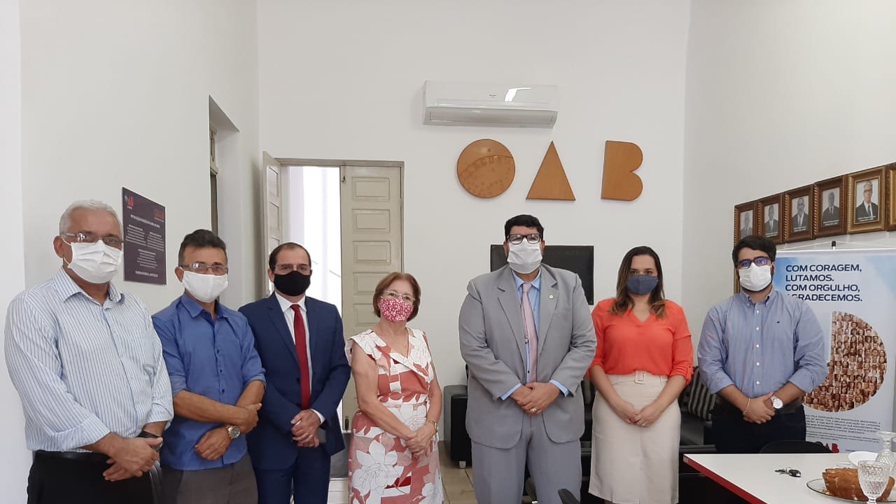 Pré-candidata Sônia Beltrão visita sede da OAB em Palmeira
