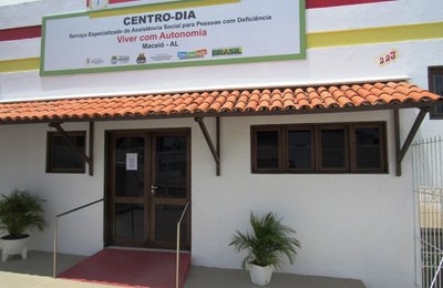Prefeitura repassa recursos para entidades socioassistenciais em Maceió