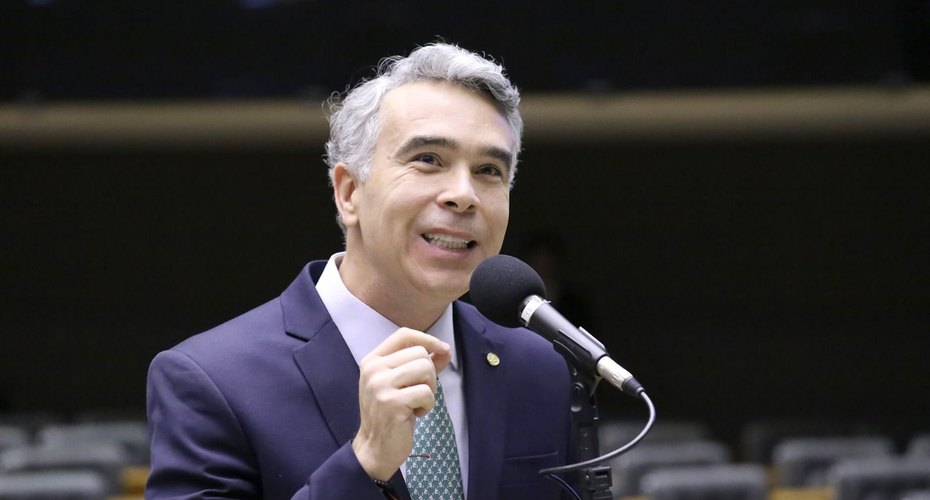 Rafael Brito cobra resposta dura do Estado contra estupros e defende protocolo nacional para proteger vítimas