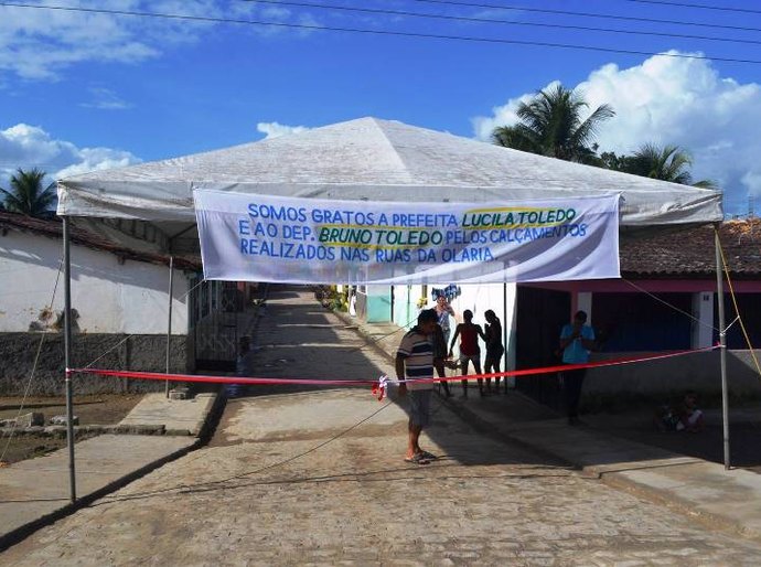 Prefeita Lucila Toledo inaugura calçamento de ruas em Cajueiro