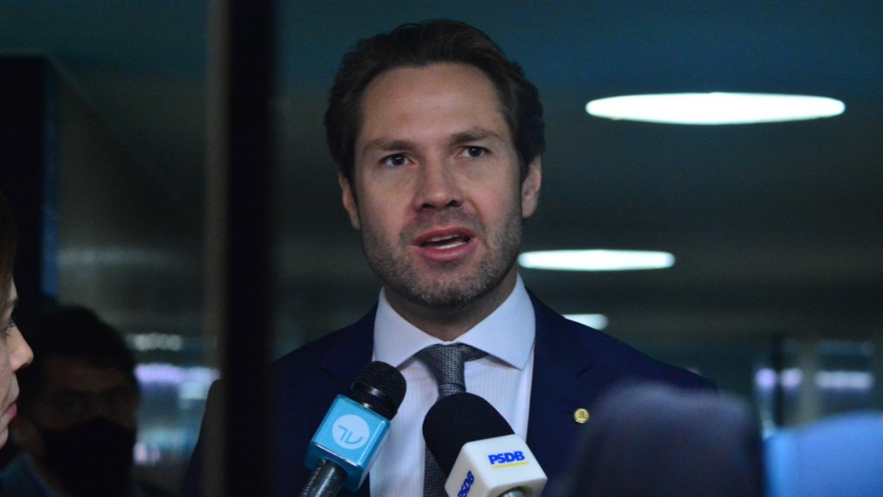 Candidato à reeleição, Pedro Vilela diz ter orgulho de representar o povo alagoano