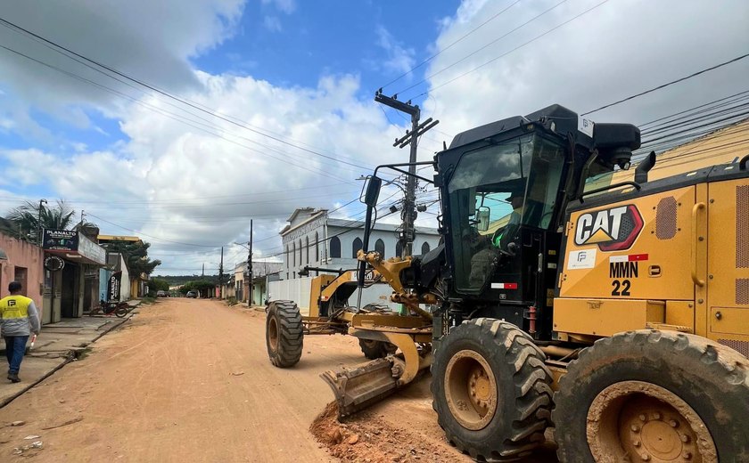 Pavimentação de ruas em Arapiraca avança no bairro Planalto