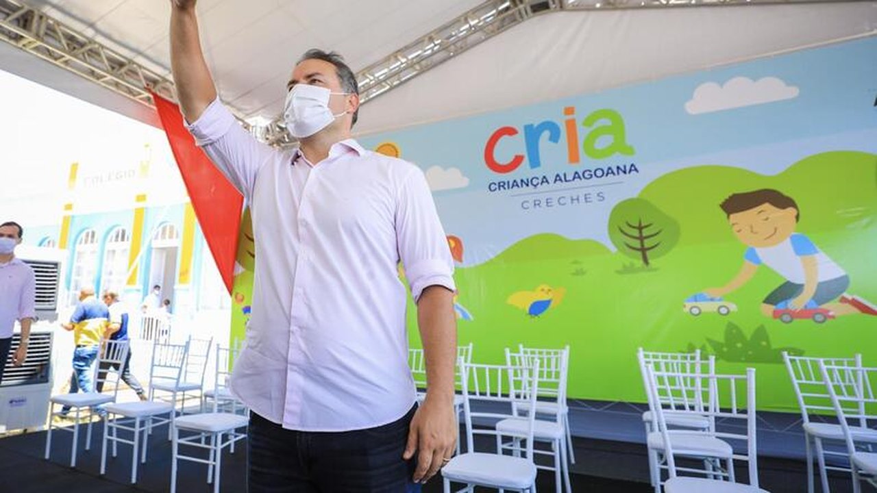 Governador assina ordens de serviço para construção de mais 3 creches CRIA