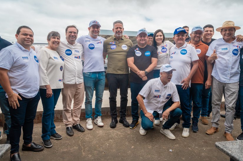 Forte para o Senado: com Luciano Barbosa, Daniel, Lucas e Célia Rocha, Arthur Lira reúne centenas em grande adesivaço em Arapiraca