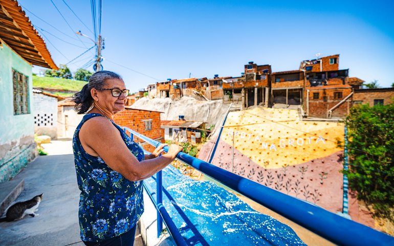 Gestão JHC investe R$ 150 milhões em contenção de encostas e garante segurança a famílias