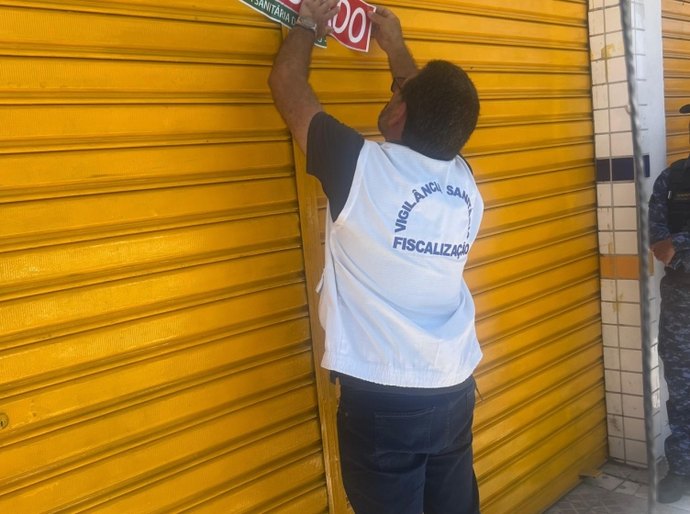 Vigilância Sanitária interdita avícola com atividade irregular na Levada