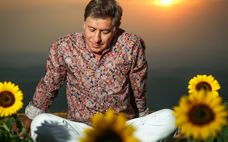 Flávio Venturini leva show “Girassol” a São Paulo