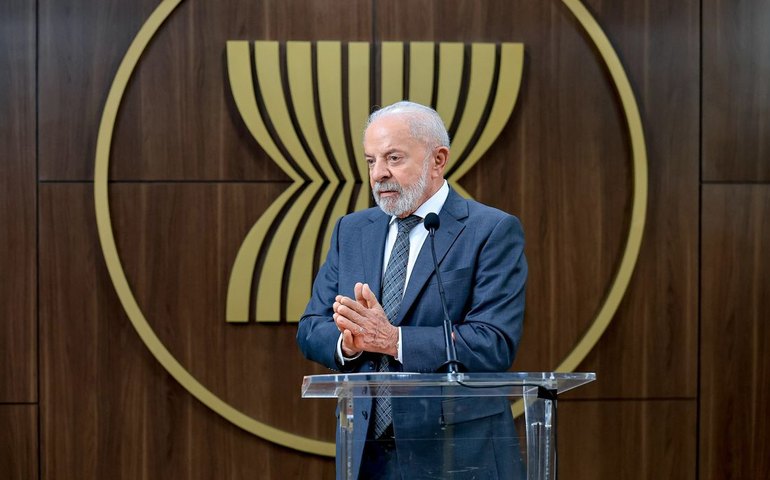 Lula quer discutir com Trump a punição dada a ministros do STF