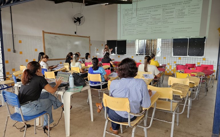 Profissionais da Educação recebem capacitação para notificação de violência nas escolas