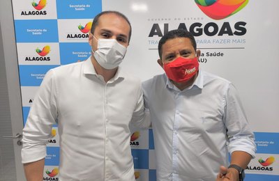 Júlio Cezar e Alexandre Ayres entregam o Centro de Atendimento ao Diabético, na quarta