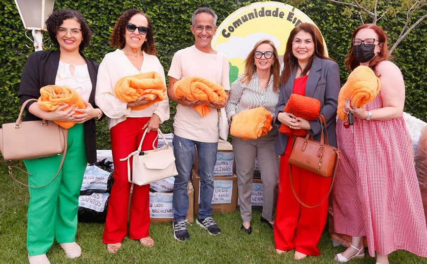 TJAL entrega 200 cobertores e 200 peças de roupas e sapatos para o 'Nosso Lar'