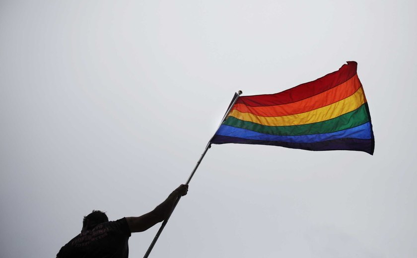 Estônia se torna primeiro dos países bálticos a aprovar casamento LGBT+