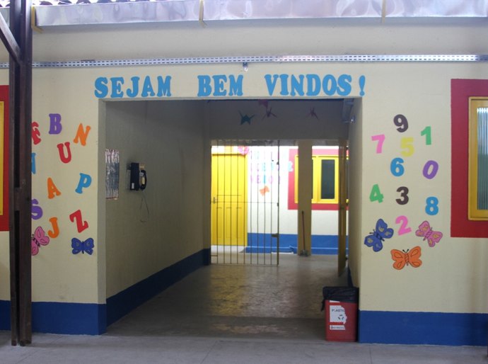 Prefeitura de Marechal finaliza obra e entrega escola reformada na Barra Nova