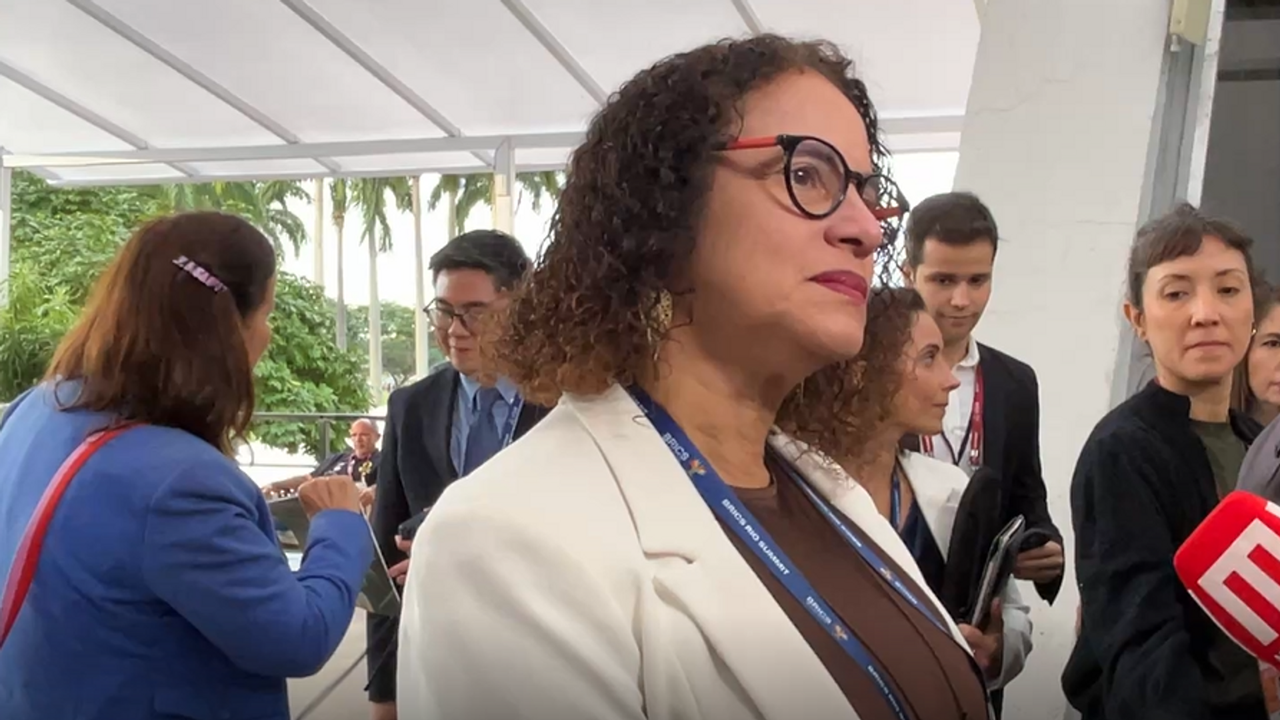NBD pode financiar estudo para cabos submarinos de fibra ótica do Sul Global, diz ministra
