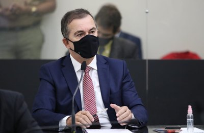 Ronaldo Medeiros solicita que o Estado forneça apoio psicológico e assistencial aos "órfãos da Covid"