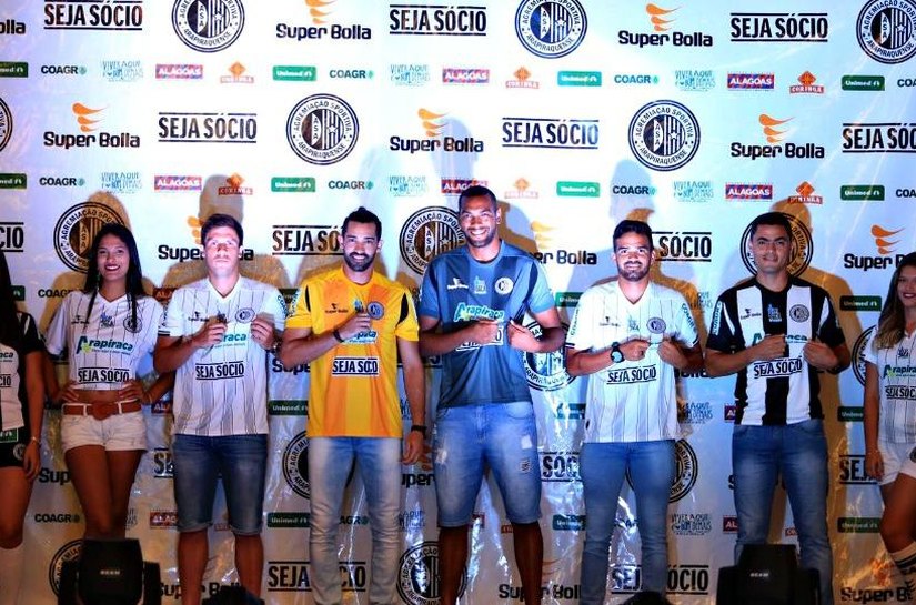 Com jogadores e modelos, ASA lança novo uniforme para a temporada 2016