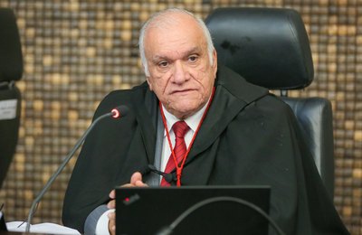 Desembargador José Carlos Malta será agraciado com medalha do TJPE