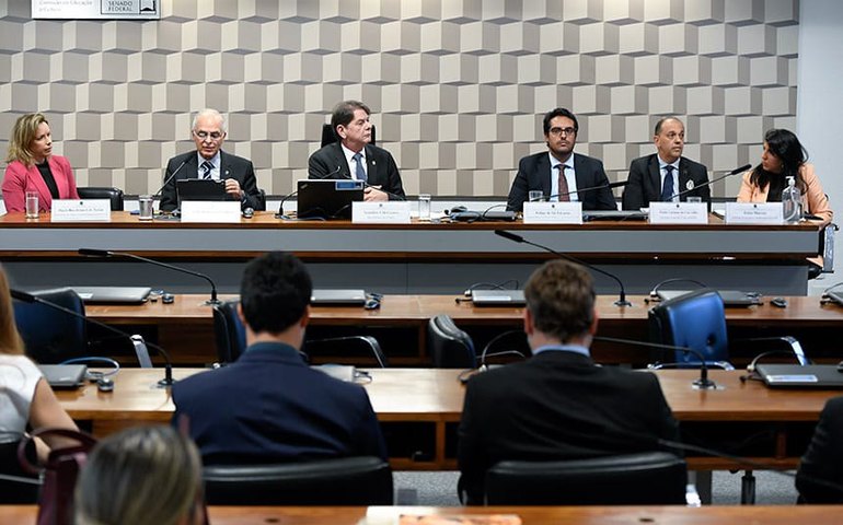 Debatedores defendem criação de marco legal do hidrogênio verde