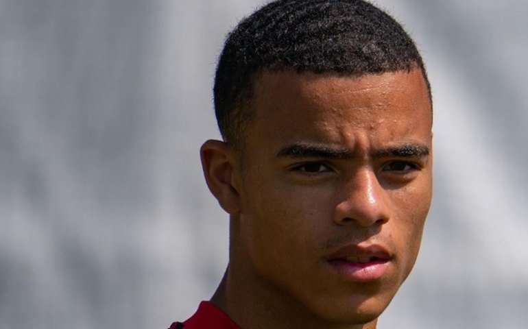 Após investigação interna, Manchester United decide dispensar Mason Greenwood