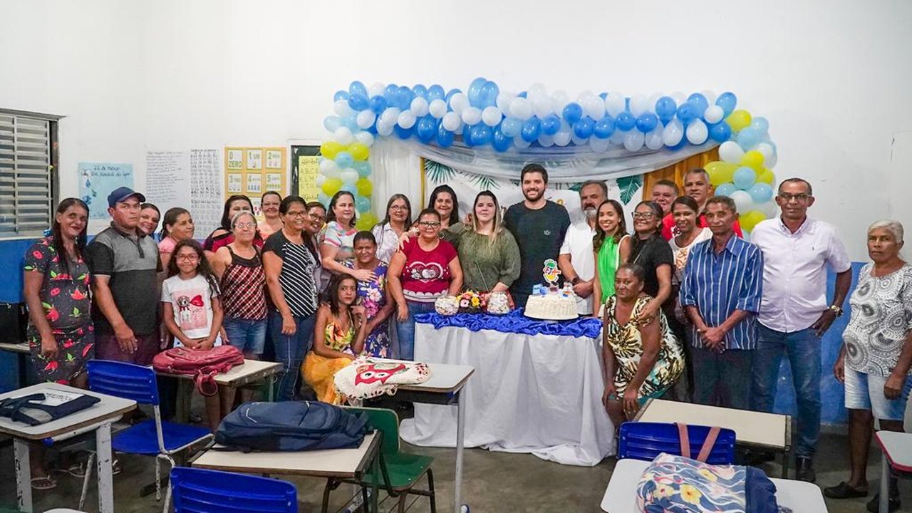 Gestão nas Escolas: Prefeitura de Traipu visita turmas do EJA