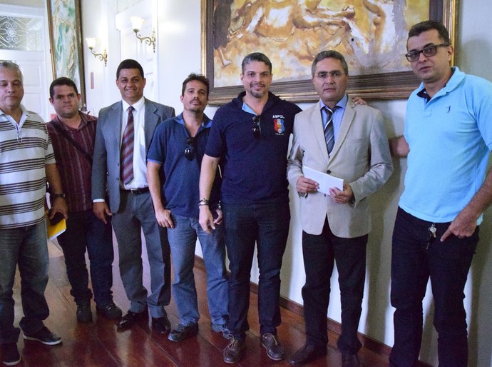 CCJ da ALE analisa projeto que reconhece a atividade do policial civil como caráter técnico