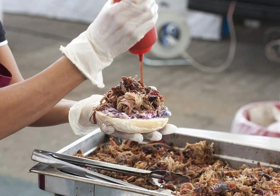 Intoxicação alimentar durante viagens: riscos e estratégias de prevenção