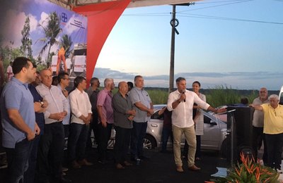 Com presença do governador, Roteiro tem inauguração de rodovia e entrega de ambulância 